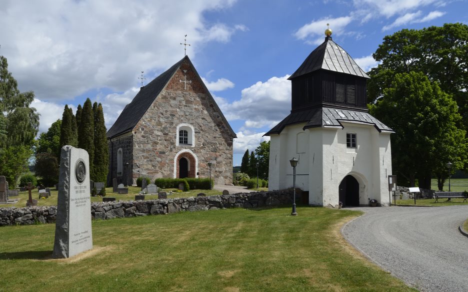 Skederids Kyrka Exteriör